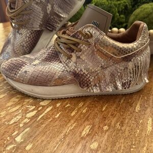 ESSE ESSE WOMENS SNEAKERS